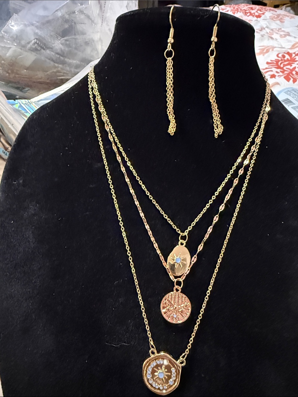 New Women’s Rose Gold -Tone 3 Layered Medallion Necklace Set with earrings 12”